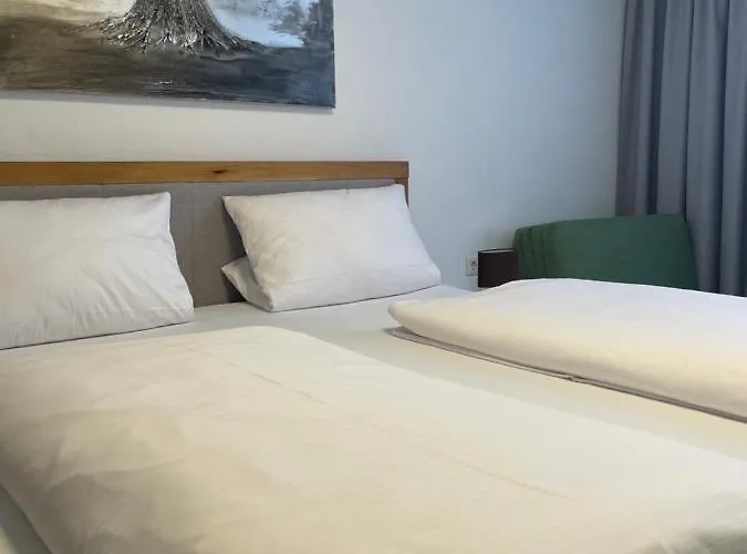 Altstadt Self Check-in Hotel *